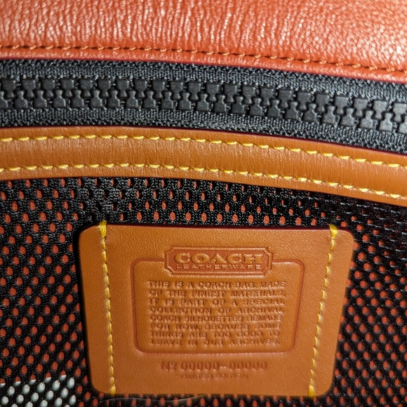 NWOT Coach Original Turnlock Tab Messenger - Picture 6 of 11